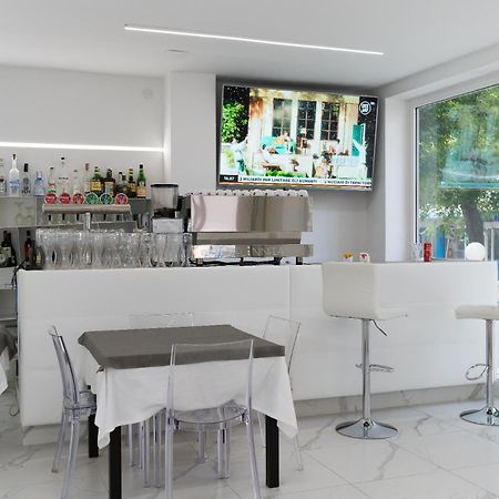 Hotel Ninfea Cattolica Kültér fotó