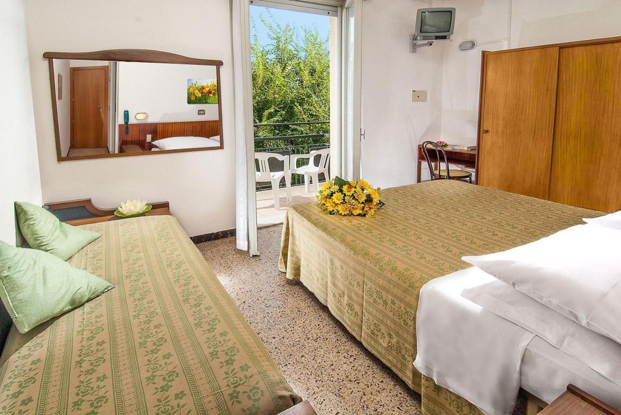 Hotel Ninfea Cattolica Kültér fotó