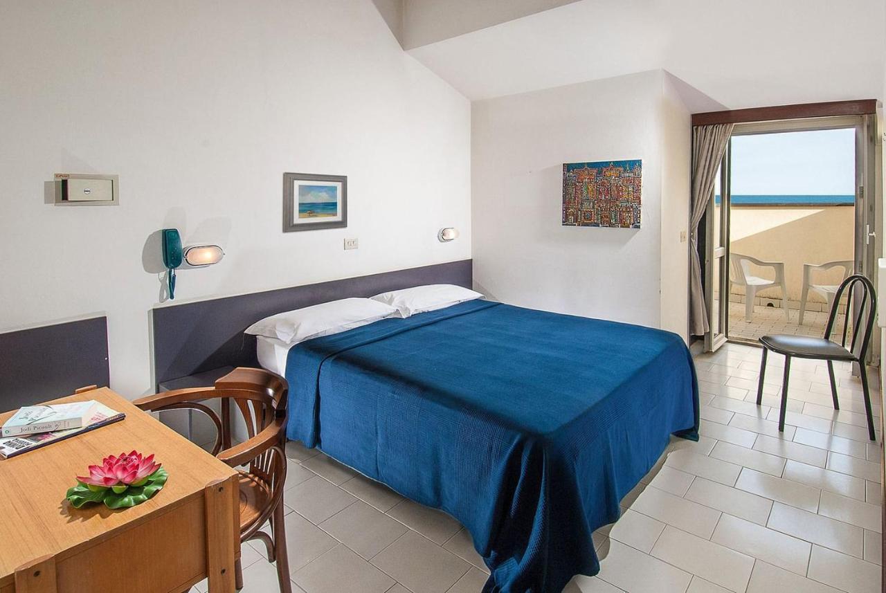 Hotel Ninfea Cattolica Kültér fotó